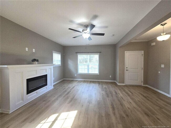 Building Photo - 7018 Summerlin Dr