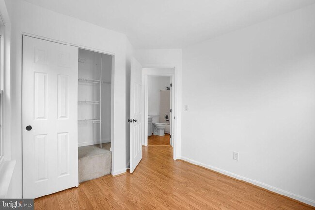 Building Photo - 423 McDaniel Dr