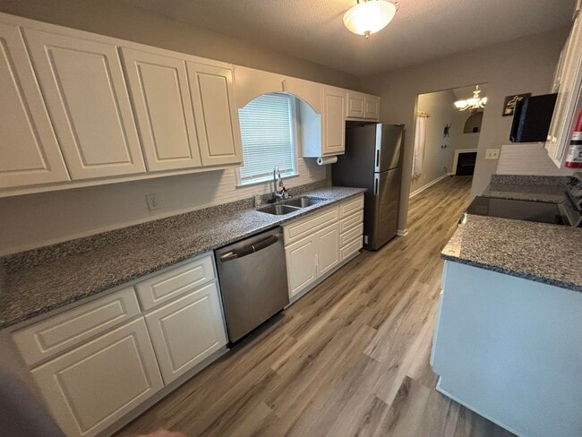 Building Photo - 4010 Calypso Dr