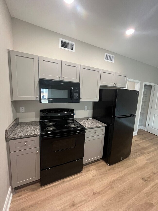 Building Photo - Newly built in Jacksonville