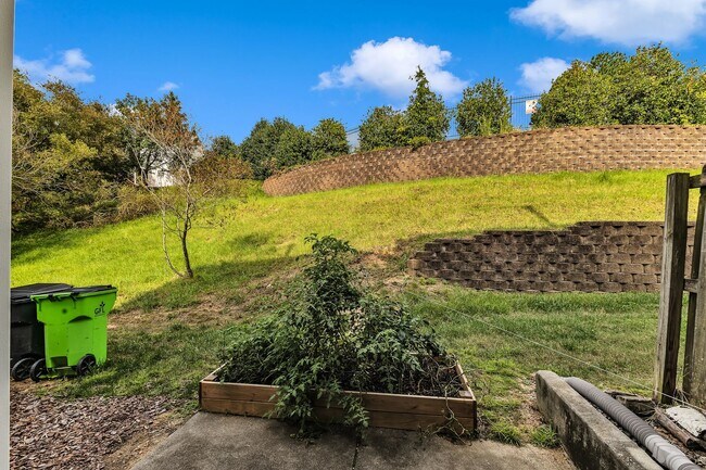 Building Photo - Adorable 3b 3b Townhome In Wake Forest!