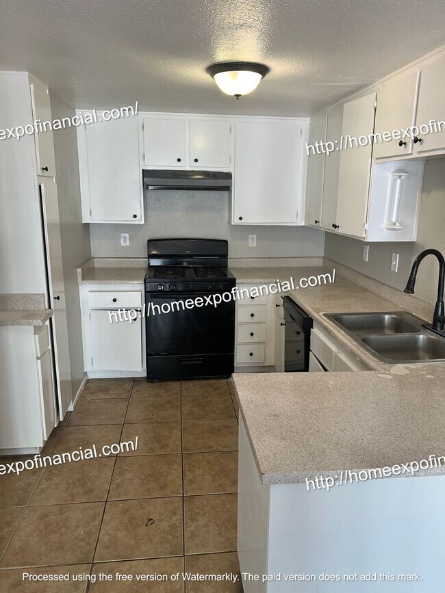 Building Photo - 8350 Spring Desert Pl