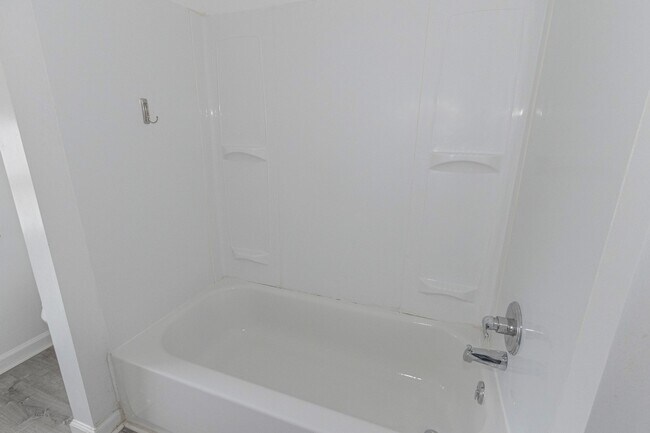 Building Photo - 125 Bell St