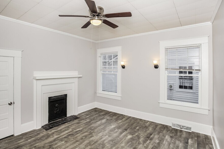 Building Photo - 409 Hampton St