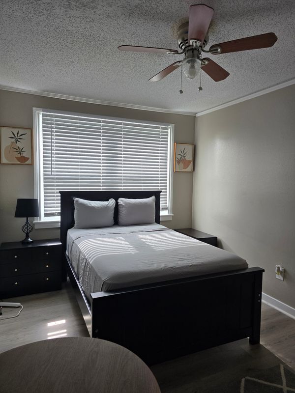 Building Photo - 912 Monticello Ave