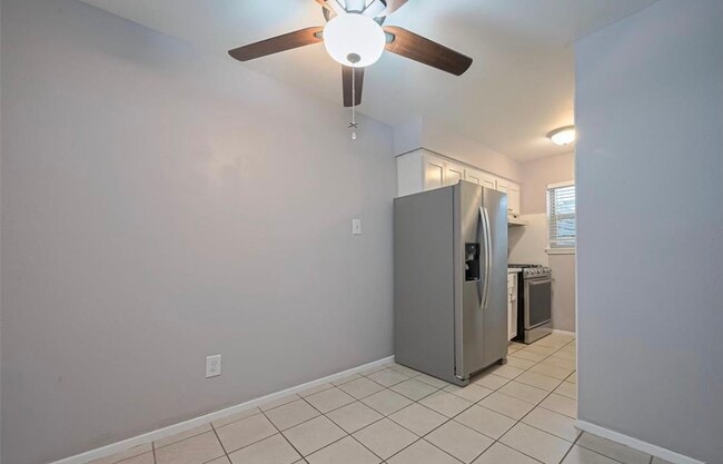 Building Photo - 1802 Fairview St