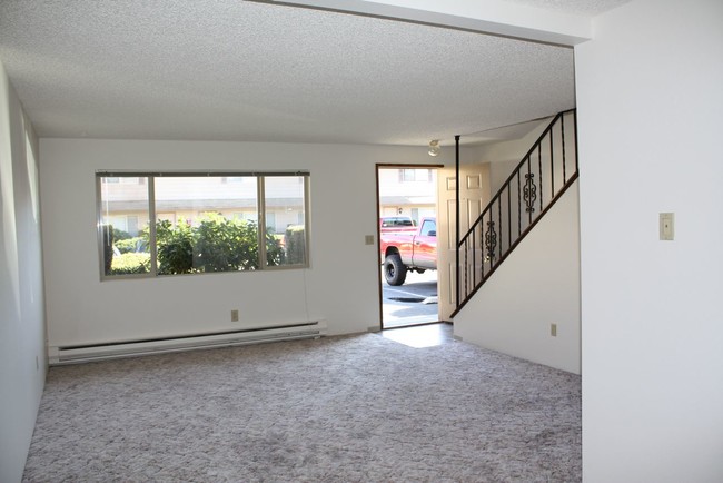 Living room - Cascade Vista Apartments