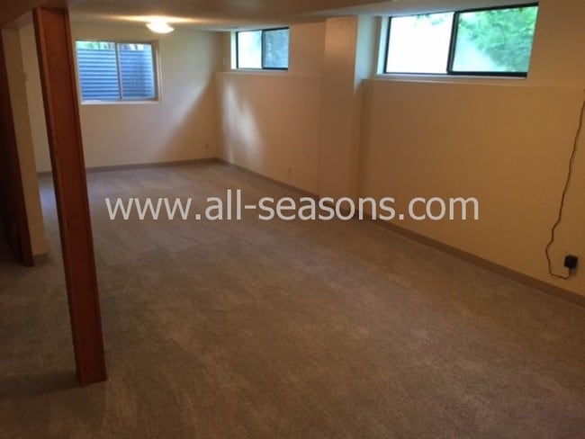 Building Photo - Outstanding property near Spring Lake