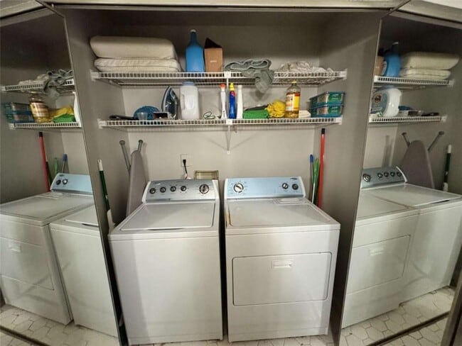 Building Photo - 3201 Lenox Rd NE