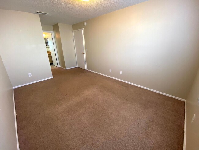 Building Photo - 4148 Pershing Pointe Pl