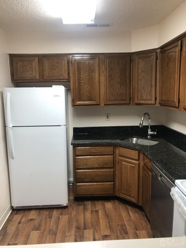 Building Photo - 1019 Ravens Crest Dr