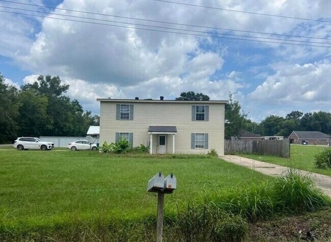 Building Photo - 1003 School St