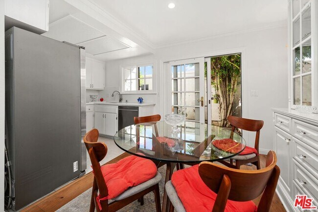 Building Photo - 27912 Ridgecove Ct N