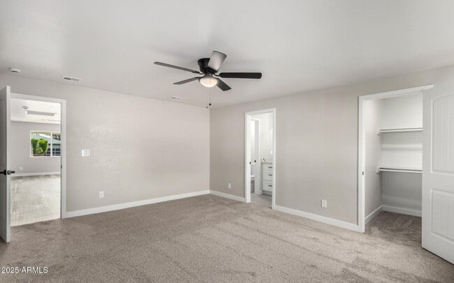 Building Photo - 4402 E Mitchell Dr
