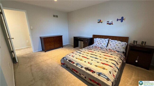 Building Photo - 639 Heather Ln