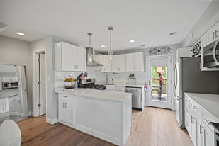 Building Photo - 5519 5th St NE