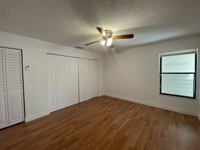 Building Photo - 1832 My Pl Ln