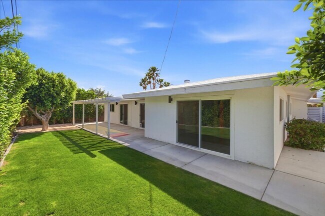 Building Photo - 3 bed / 2 Bath Mid-Century Home with Two-Car Garage, Soaking Pool and Manicured Backyard!