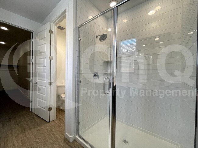 Building Photo - 5945 N 89th Dr