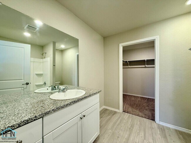 Building Photo - 6610 Hibiscus Falls