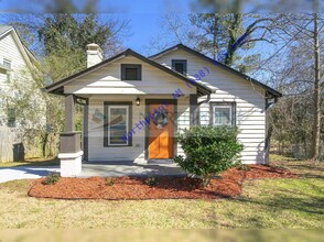 Building Photo - ! MOVE IN SPECIAL: 1 MONTH RENT FREE and A...