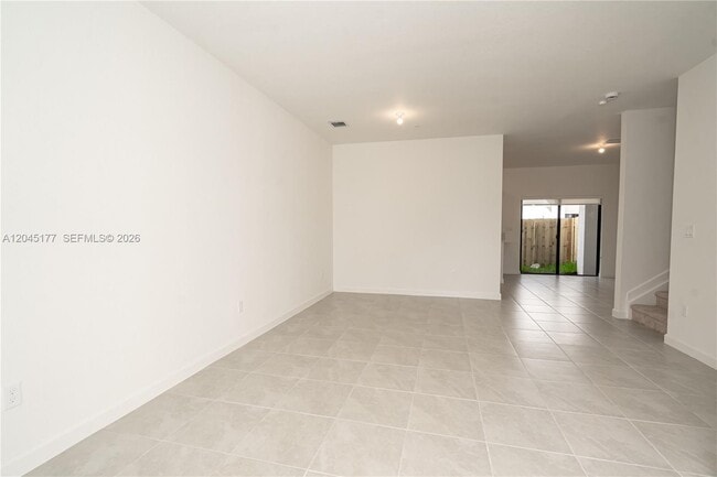 Building Photo - 270 SW 159th Pl