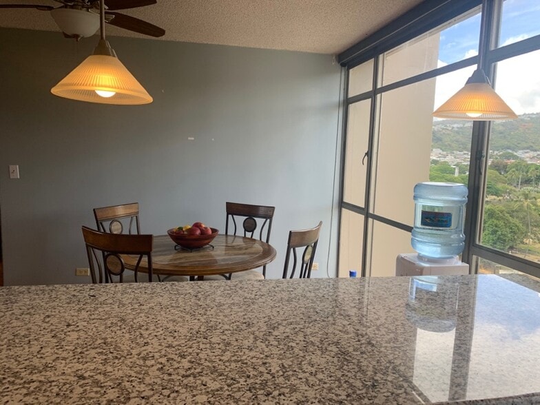 Building Photo - 2033 Nuuanu Ave