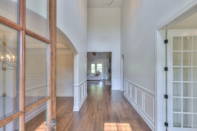 Building Photo - 9141 Holstein Dr