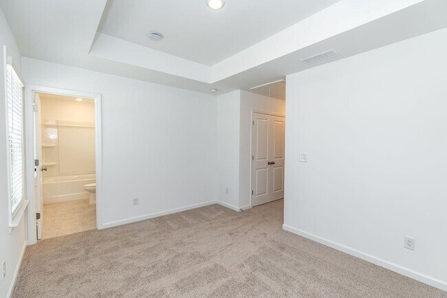 Building Photo - 1530 Brantin Dr