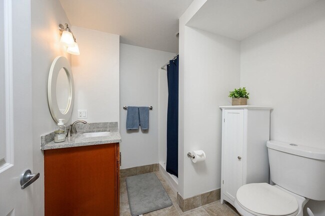 Building Photo - 39 Coffey St