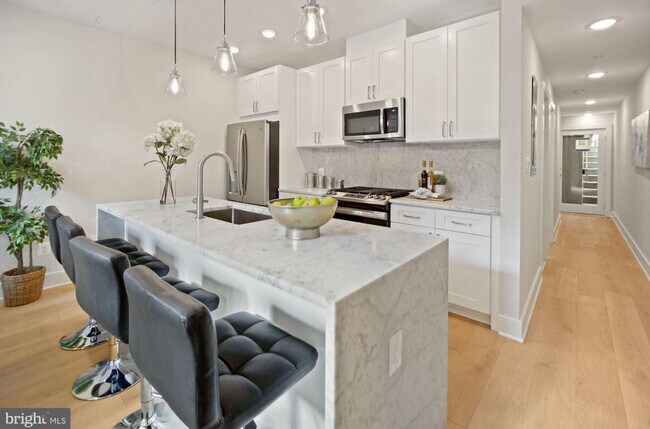 Building Photo - 1705 Trinidad Ave NE