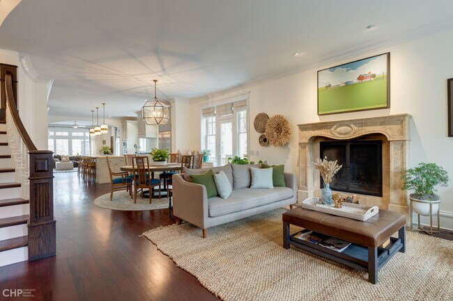 Building Photo - 2663 N Marshfield Ave