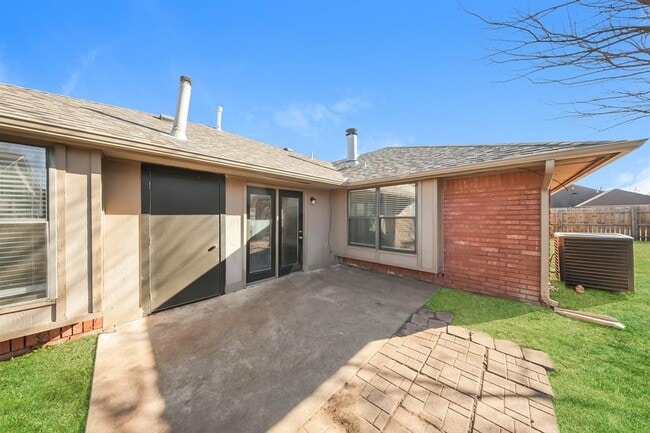 Building Photo - 11901 Blue Moon Ave