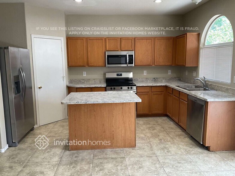 Building Photo - 40661 N Ancona Ct