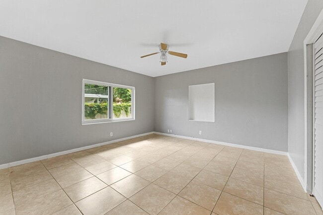 Building Photo - 6124 SW 38th St