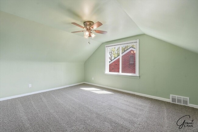 Building Photo - $1300 3 bedroom bungalow
