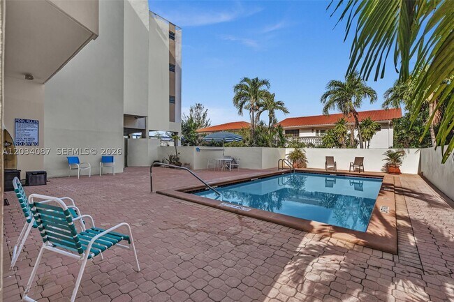 Building Photo - 9124 Collins Ave