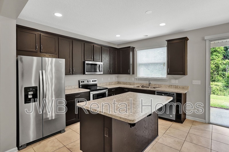 Building Photo - 409 Richmond Dr