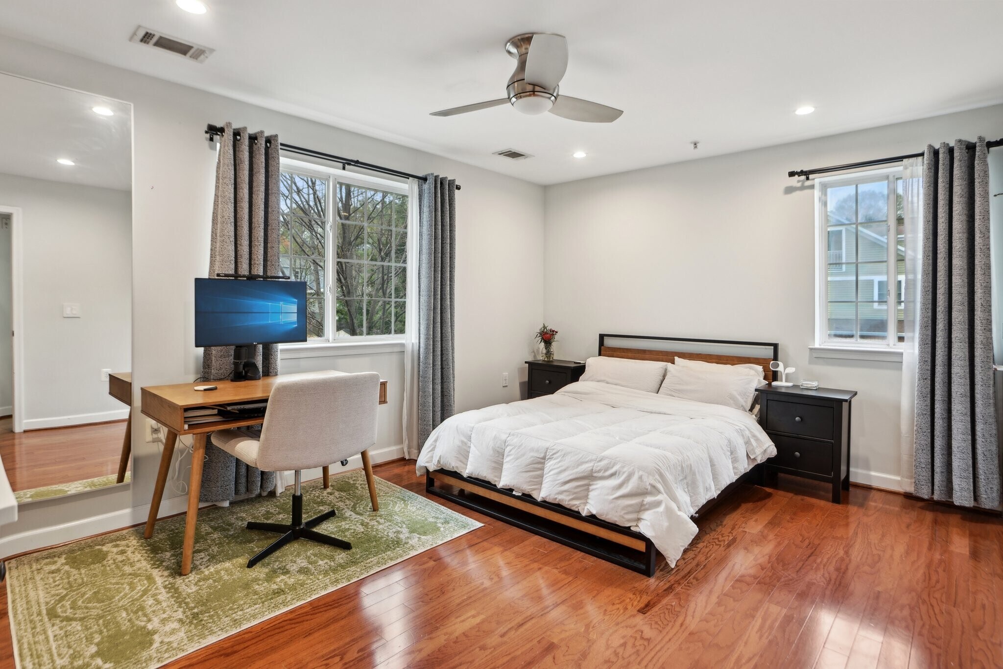 Building Photo - 4091 S Four Mile Run Dr