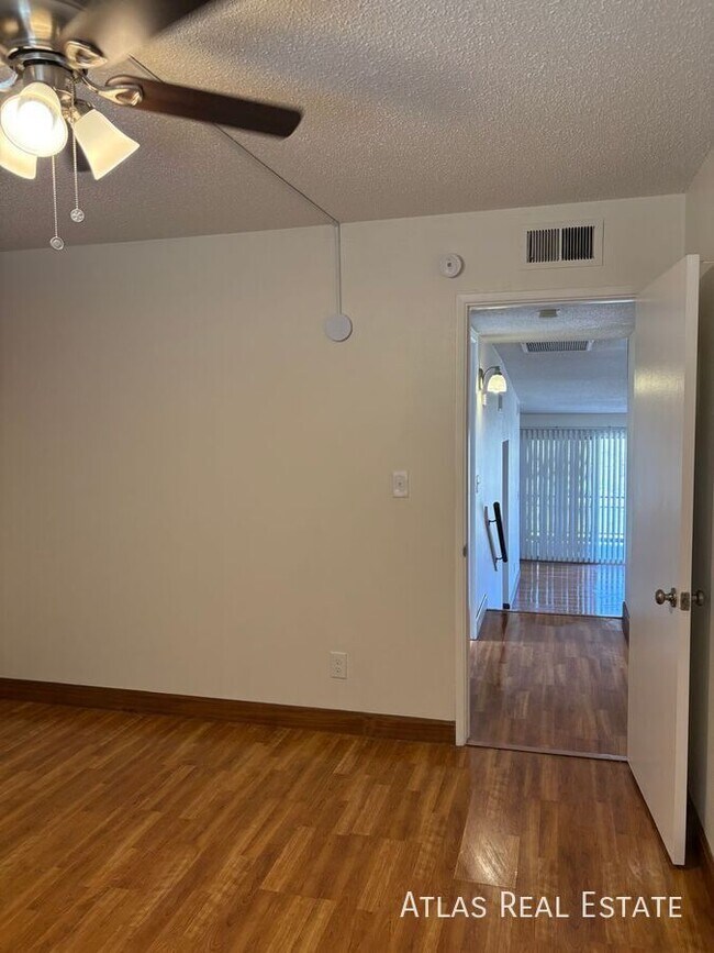 Building Photo - 1101 E Butler Dr