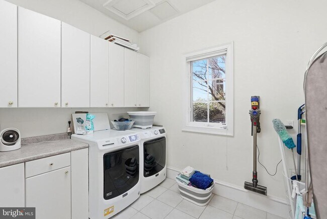 Building Photo - 8537 Rapley Preserve Cir