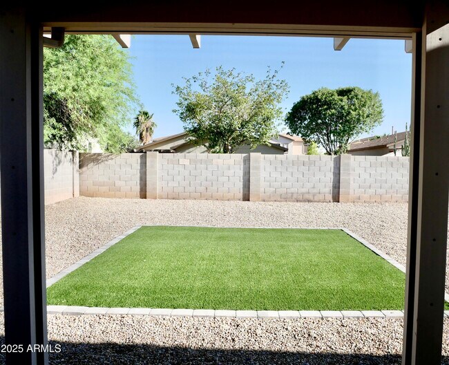 Building Photo - 1187 E Cowboy Cove Trail