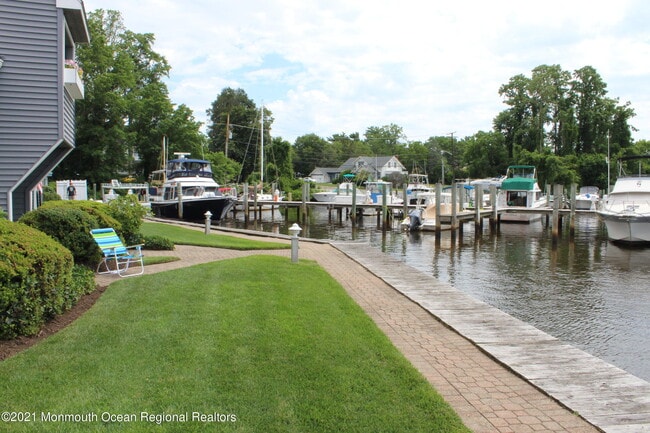 Building Photo - 210 Spinnakers Cv