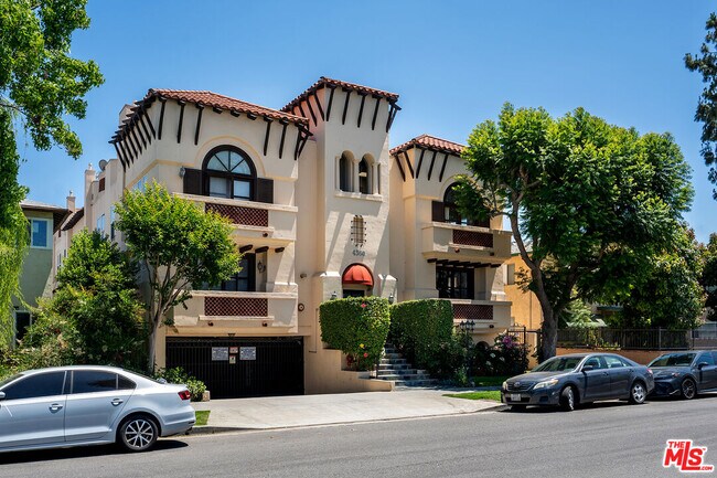 Building Photo - 4360 Ventura Canyon Ave