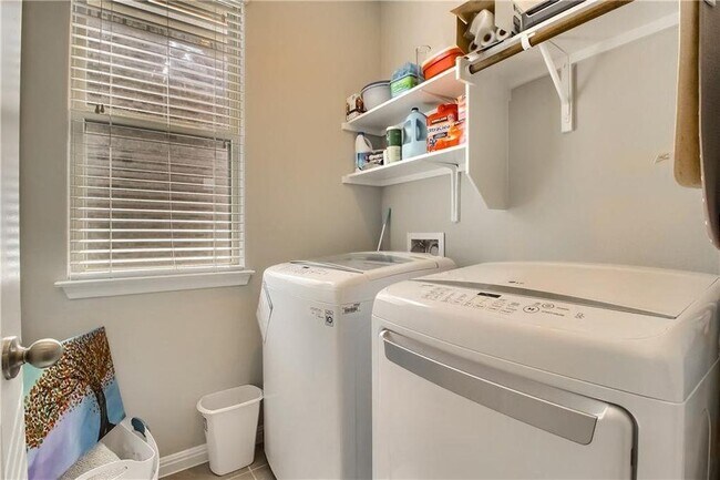 Building Photo - 1516 Ida Nell Pearson St