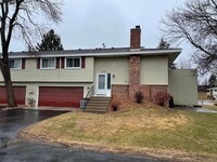 Building Photo - Beautifully updated Townhome in the West B...