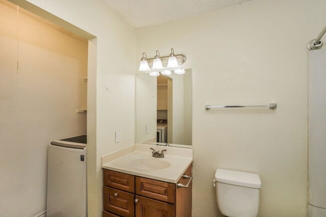 Building Photo - 10059 Birch Field Dr