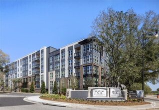 Building Photo - The Aston at Uptown