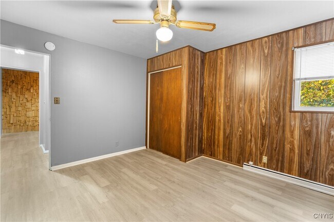 Building Photo - 60 Leslie Ave