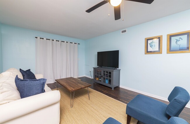 Building Photo - 43 Brigantine Ct